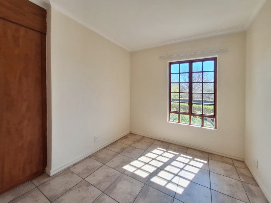 To Let 3 Bedroom Property for Rent in Meerhof North West